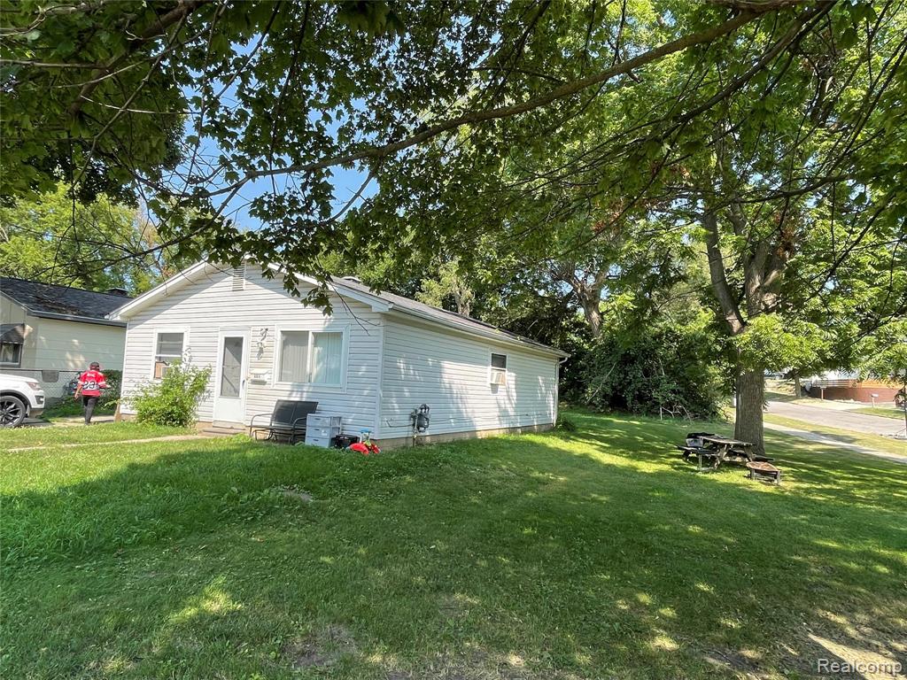 864 Terry Avenue Property Photo 1