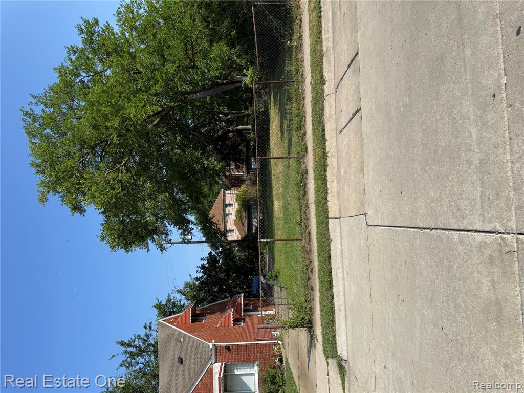 9946 Tuxedo Street Property Photo 2