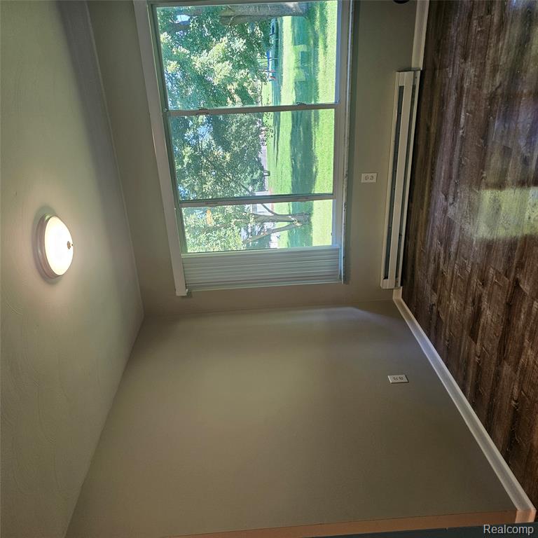2931/2935 Spring Hill Drive Property Photo 6