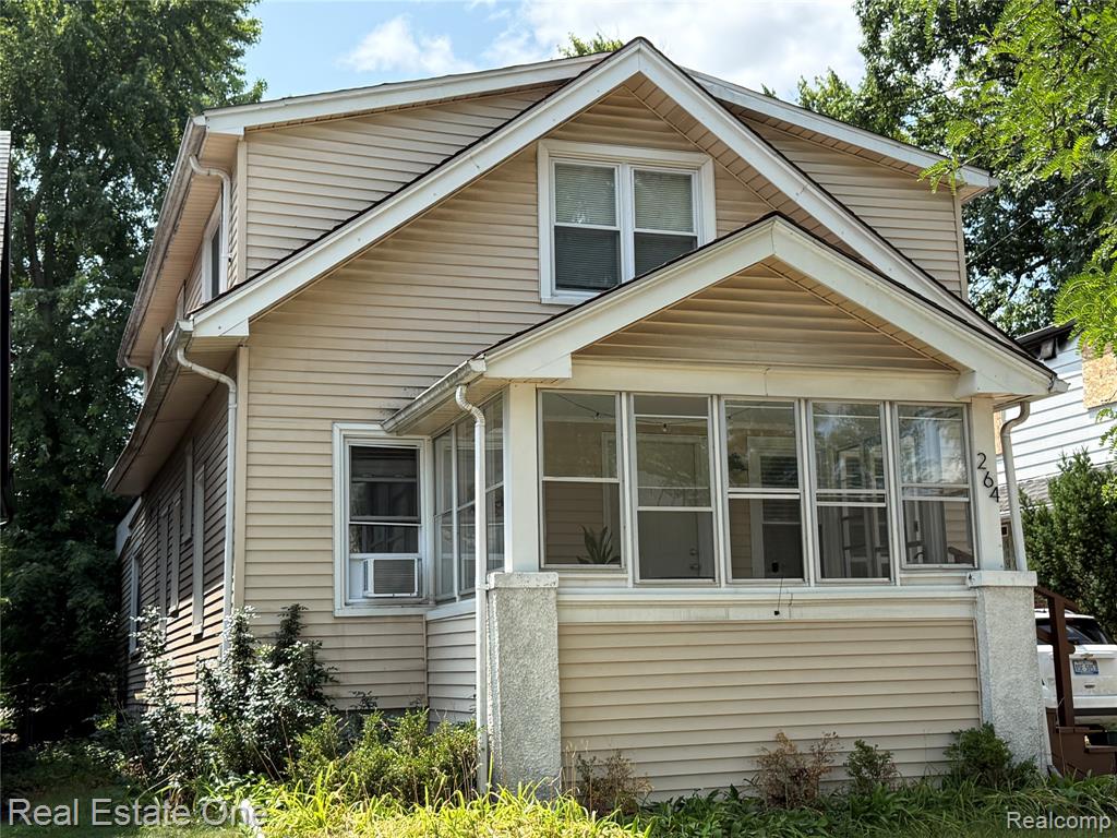 264 E Woodland Street Property Photo 1