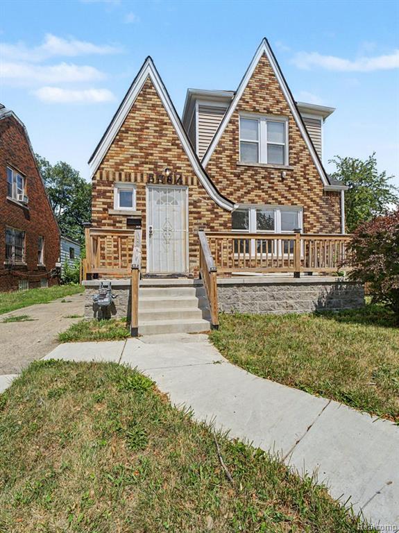 5584 Alter Road Property Photo 1