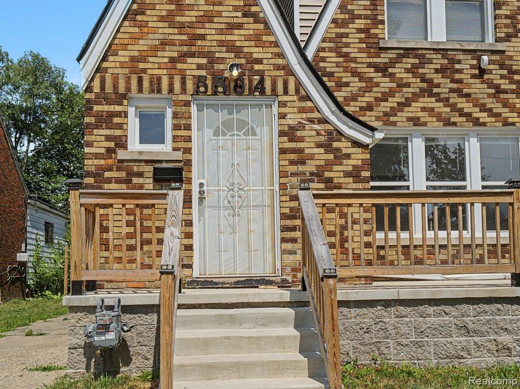 5584 Alter Road Property Photo 2
