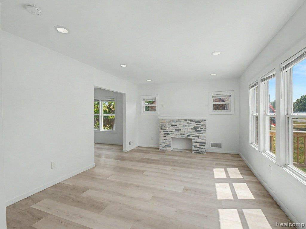 5584 Alter Road Property Photo 5