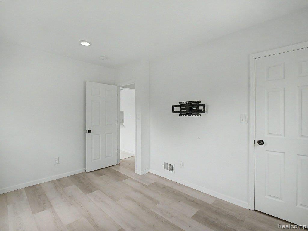 5584 Alter Road Property Photo 13