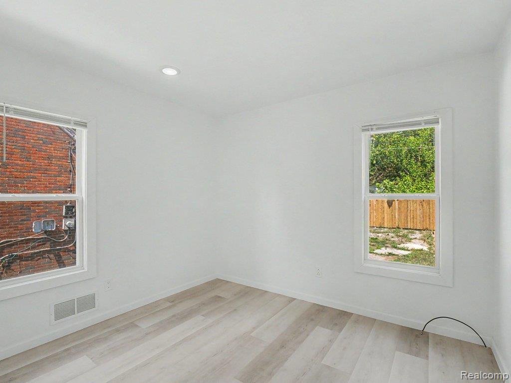 5584 Alter Road Property Photo 15