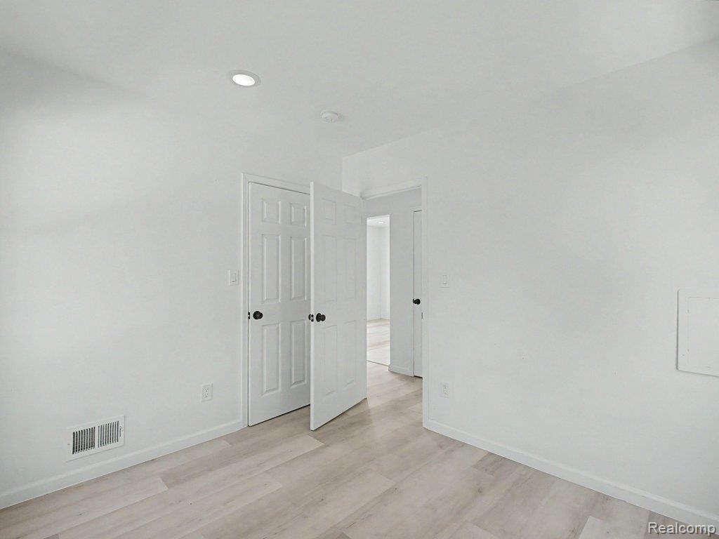5584 Alter Road Property Photo 16