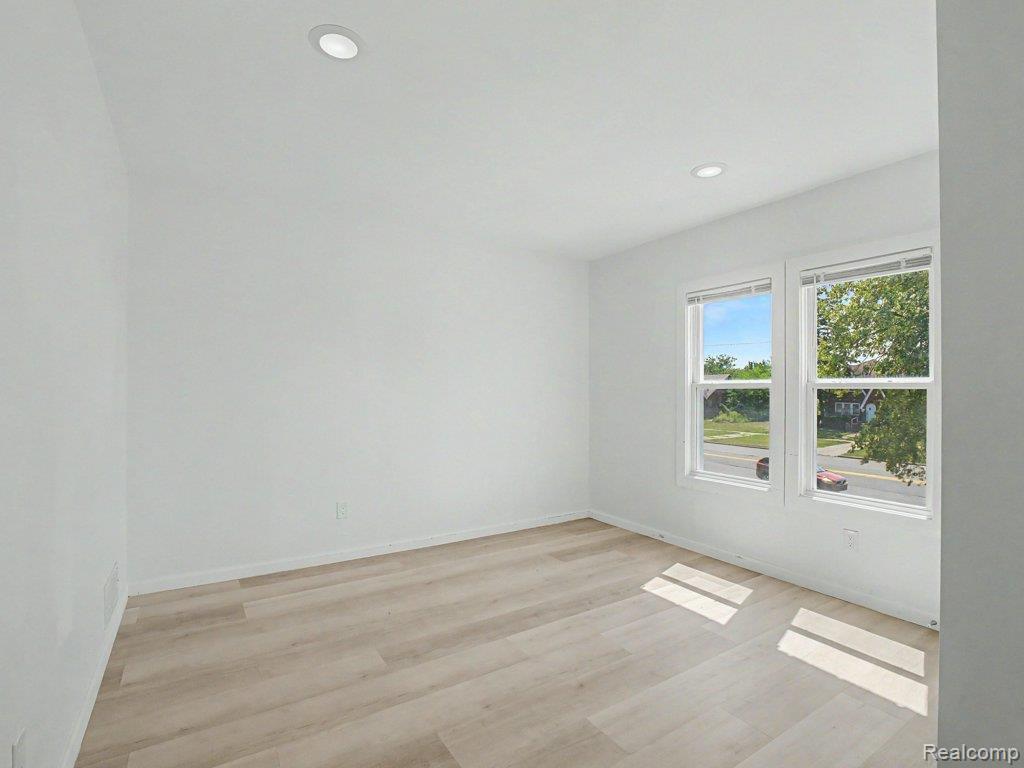 5584 Alter Road Property Photo 19