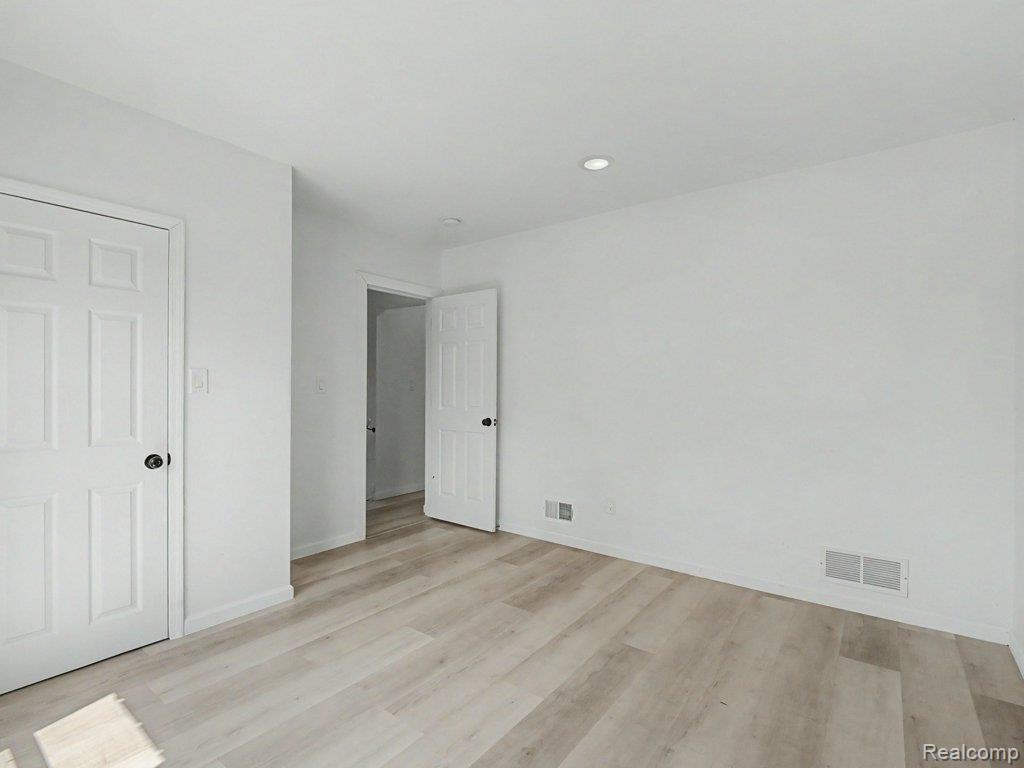 5584 Alter Road Property Photo 20