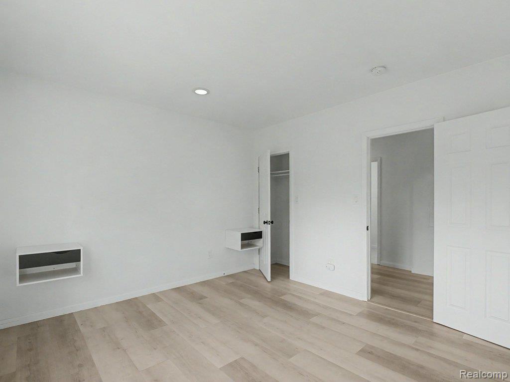 5584 Alter Road Property Photo 25