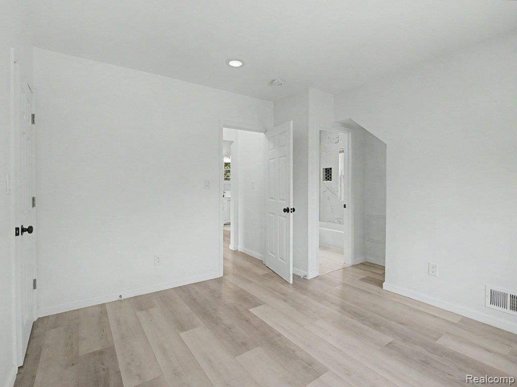 5584 Alter Road Property Photo 27