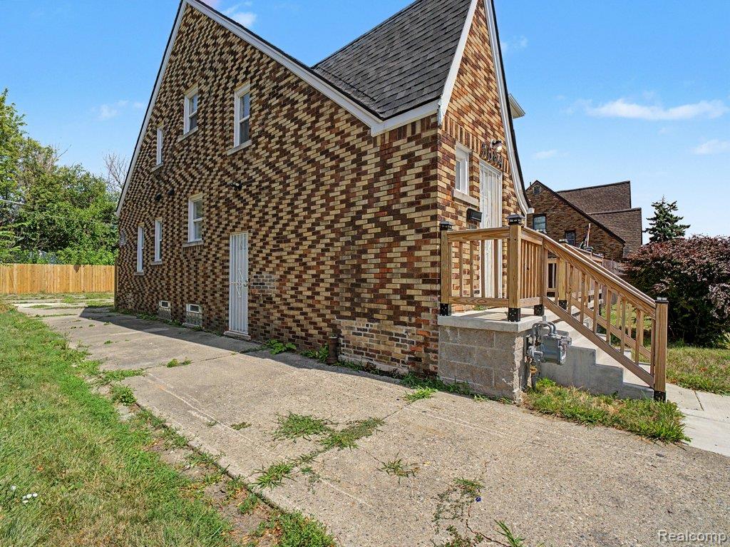 5584 Alter Road Property Photo 36