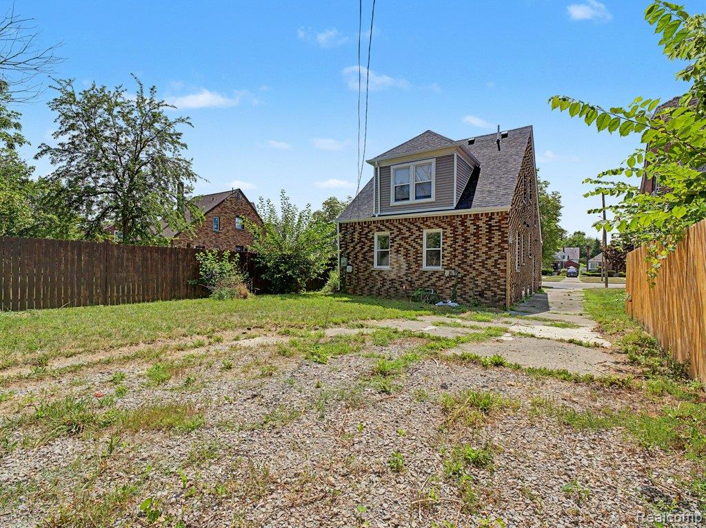 5584 Alter Road Property Photo 37