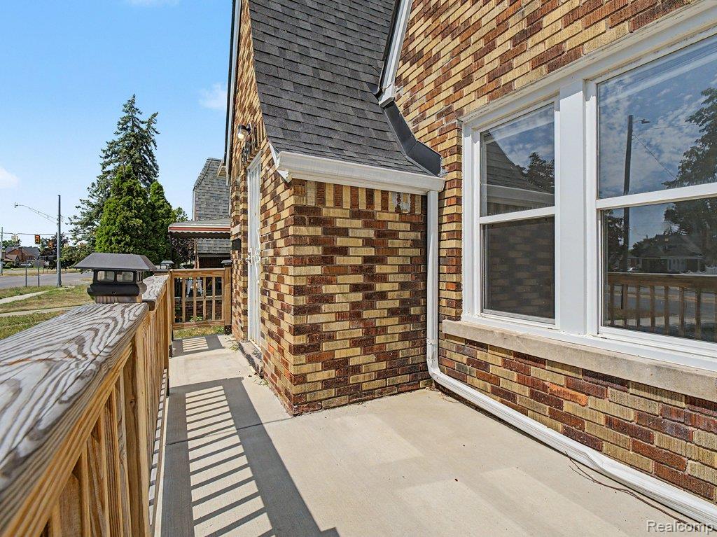 5584 Alter Road Property Photo 40