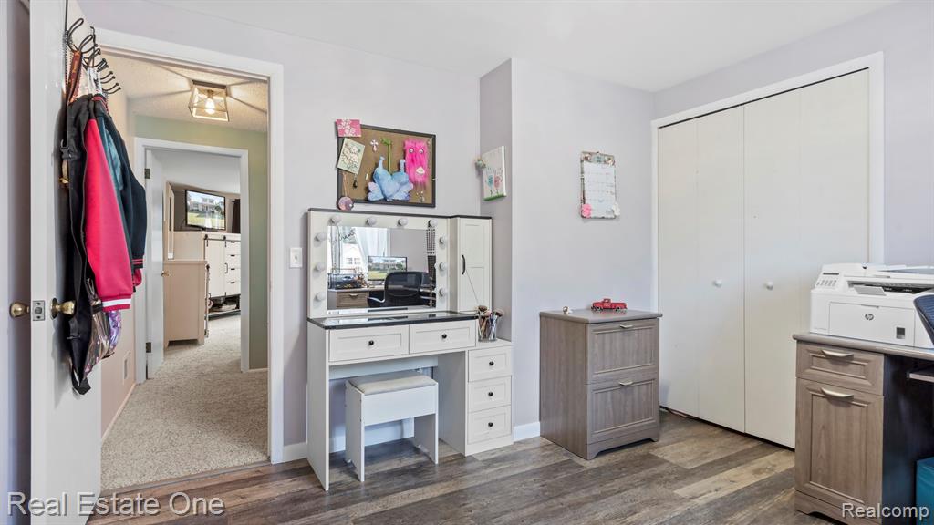 20272 Wellesley Street Property Photo 23
