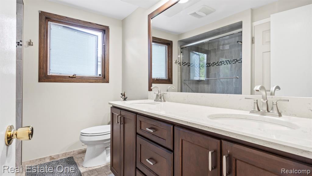 20272 Wellesley Street Property Photo 27