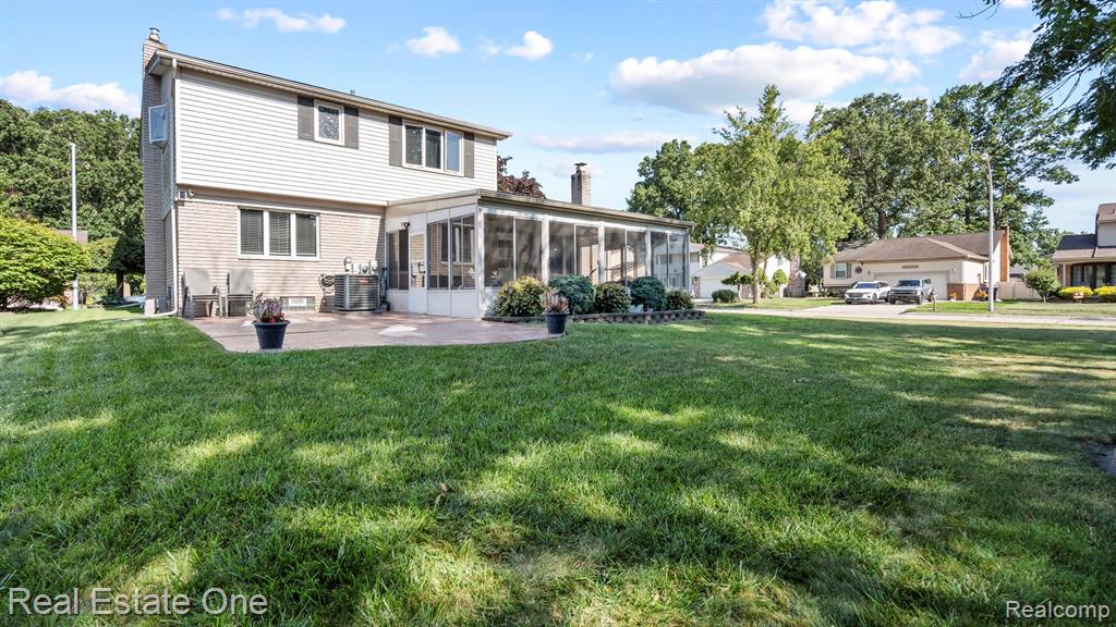 20272 Wellesley Street Property Photo 40