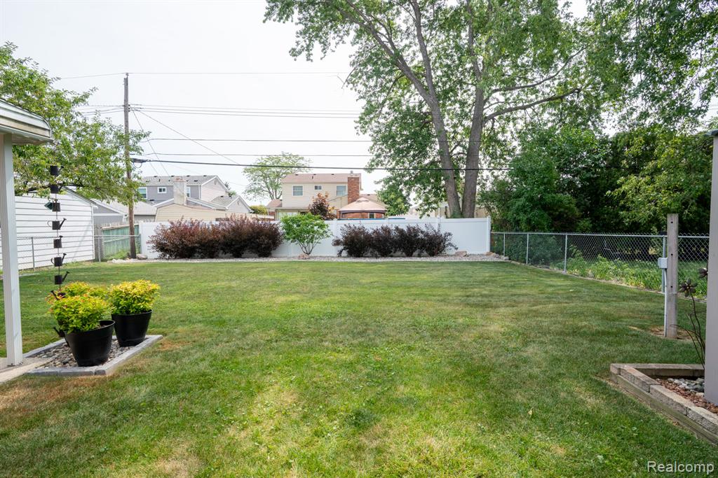 4897 Jackson Street Property Photo 4