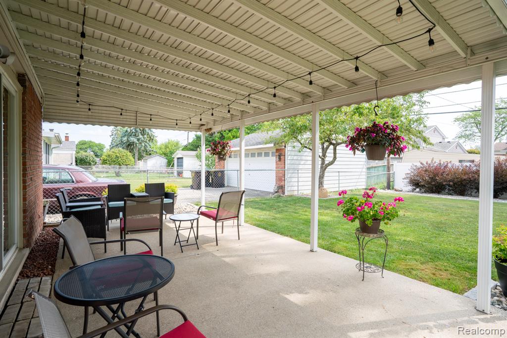 4897 Jackson Street Property Photo 5