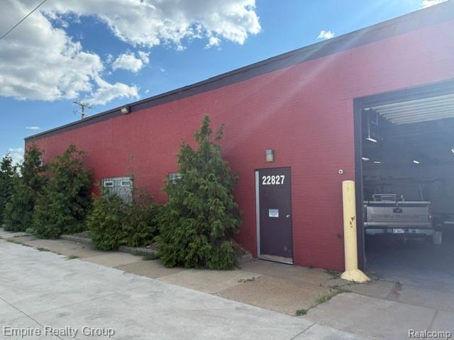 22845 Hoover Road Property Photo 2