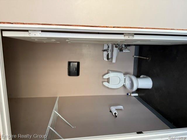 22845 Hoover Road Property Photo 36