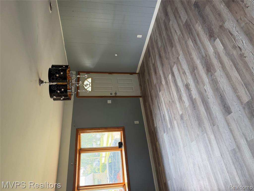 21905 Ira Boulevard Property Photo 3