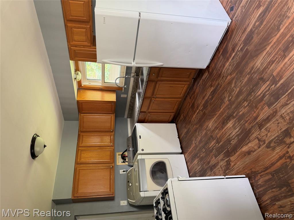 21905 Ira Boulevard Property Photo 6