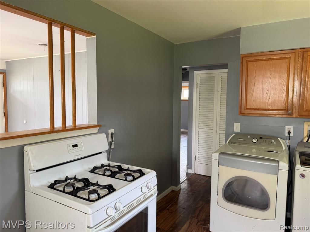 21905 Ira Boulevard Property Photo 7