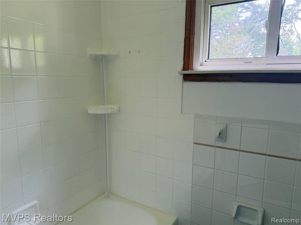 21905 Ira Boulevard Property Photo 14