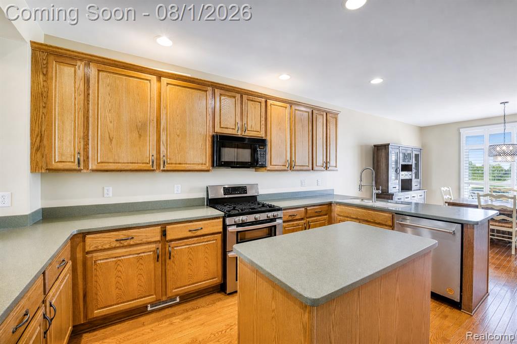 37610 Newburgh Park Circle Property Photo 10