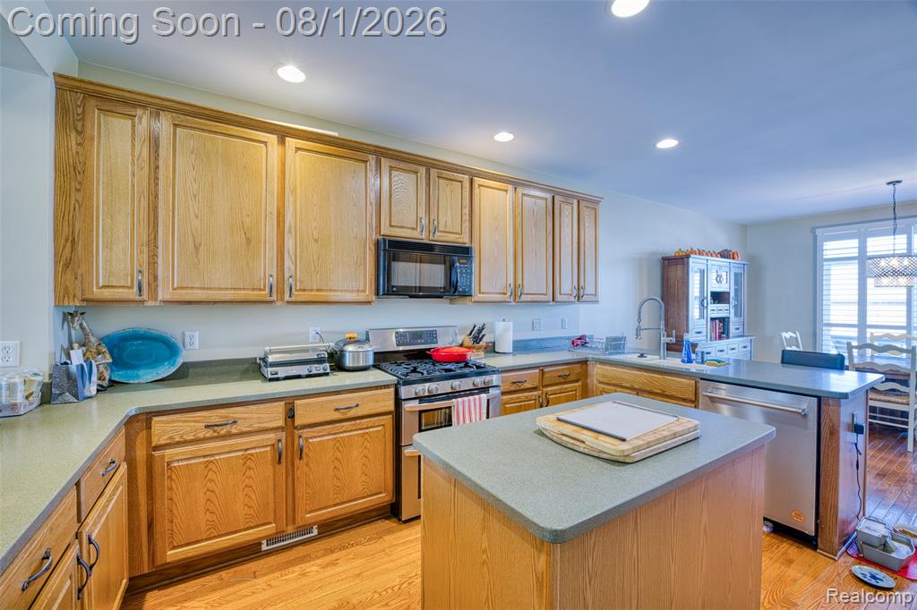 37610 Newburgh Park Circle Property Photo 11