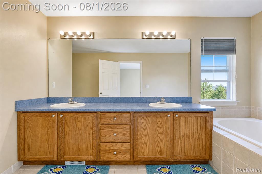 37610 Newburgh Park Circle Property Photo 33