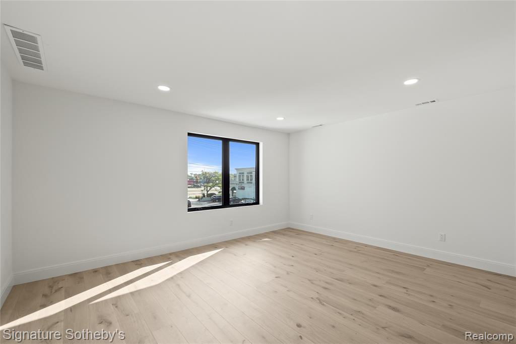 907 Ann Street Property Photo 18