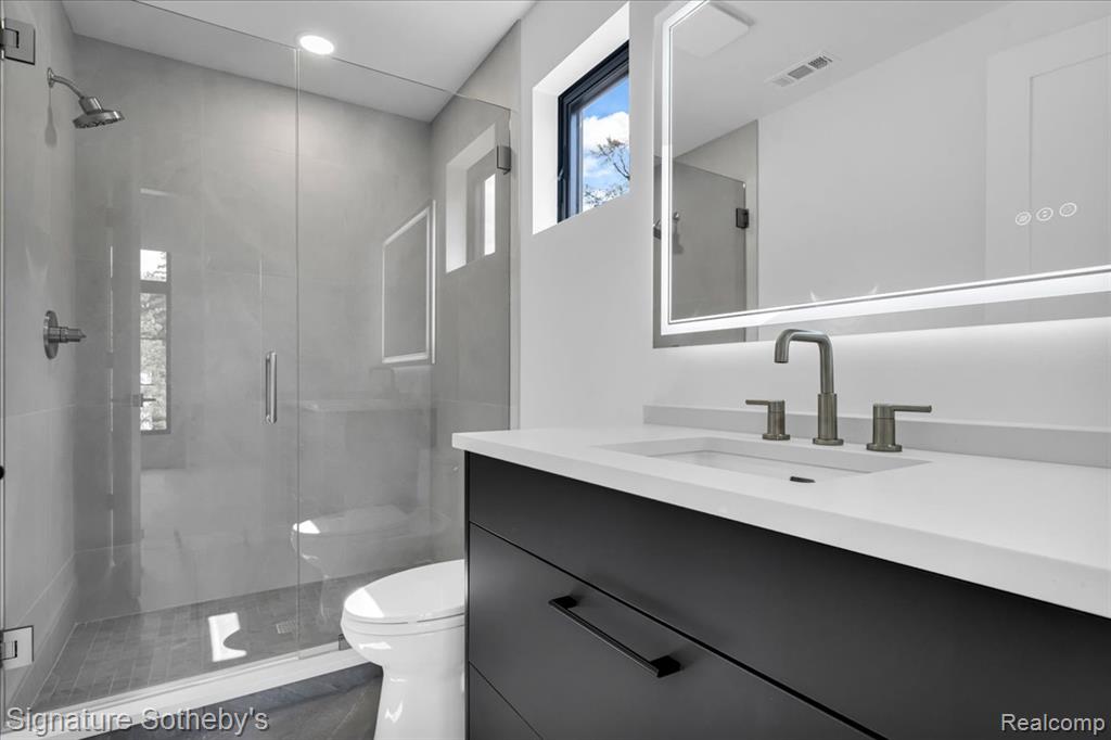 907 Ann Street Property Photo 19