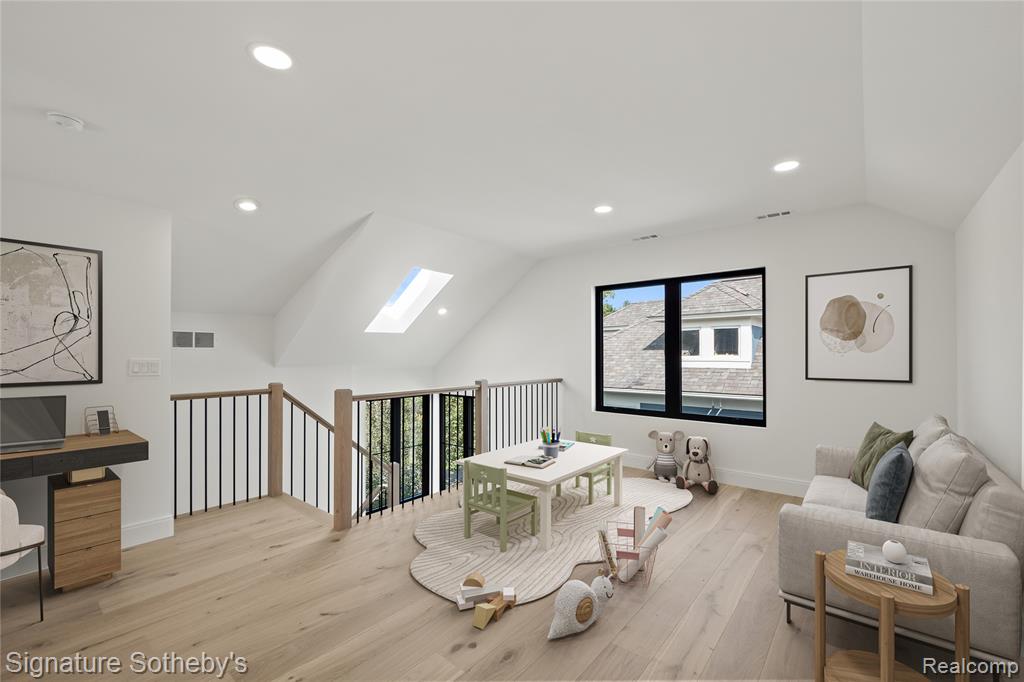 907 Ann Street Property Photo 23