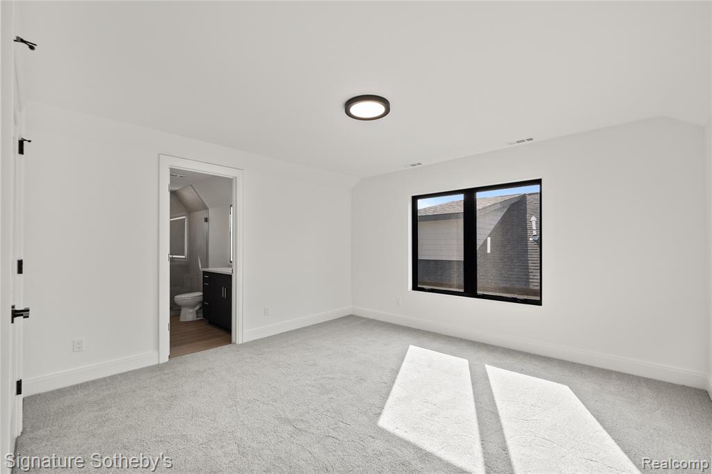 907 Ann Street Property Photo 24