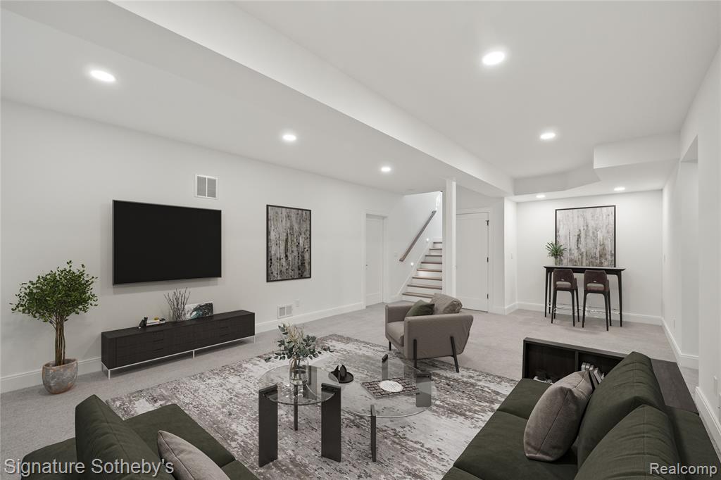 907 Ann Street Property Photo 25