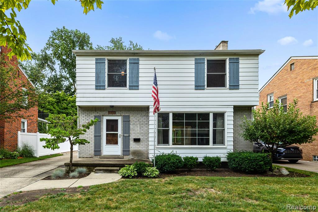 1877 Rosemont Road Property Photo 1