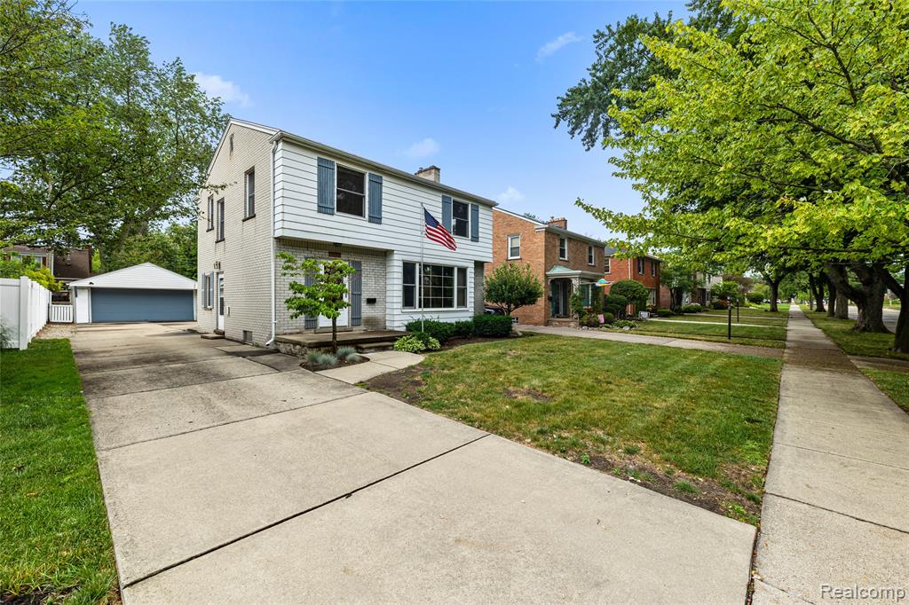 1877 Rosemont Road Property Photo 2
