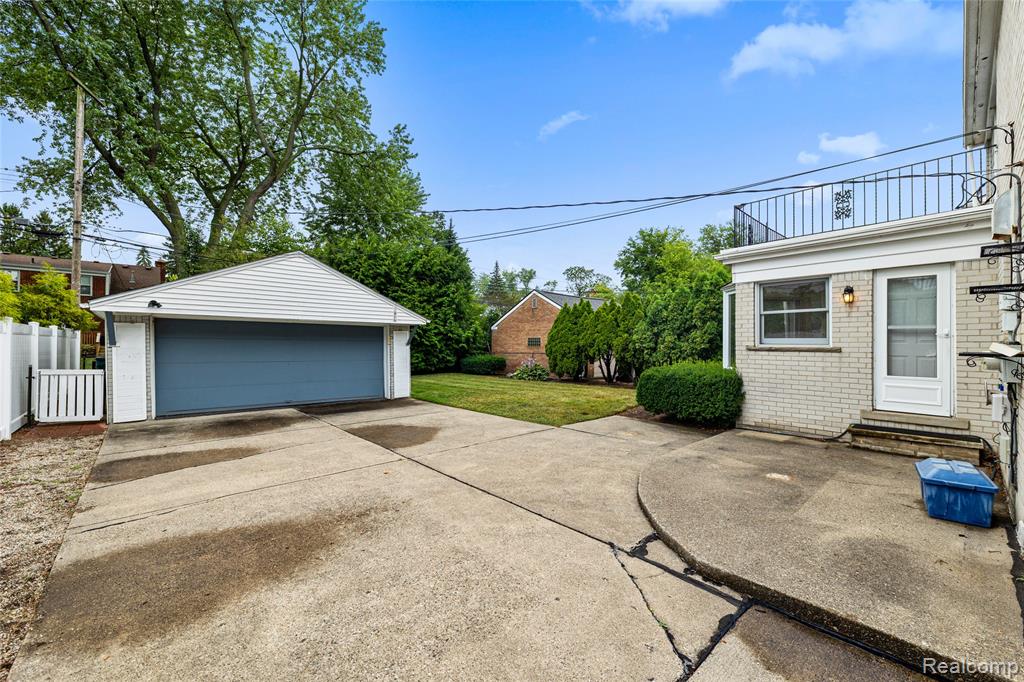 1877 Rosemont Road Property Photo 5