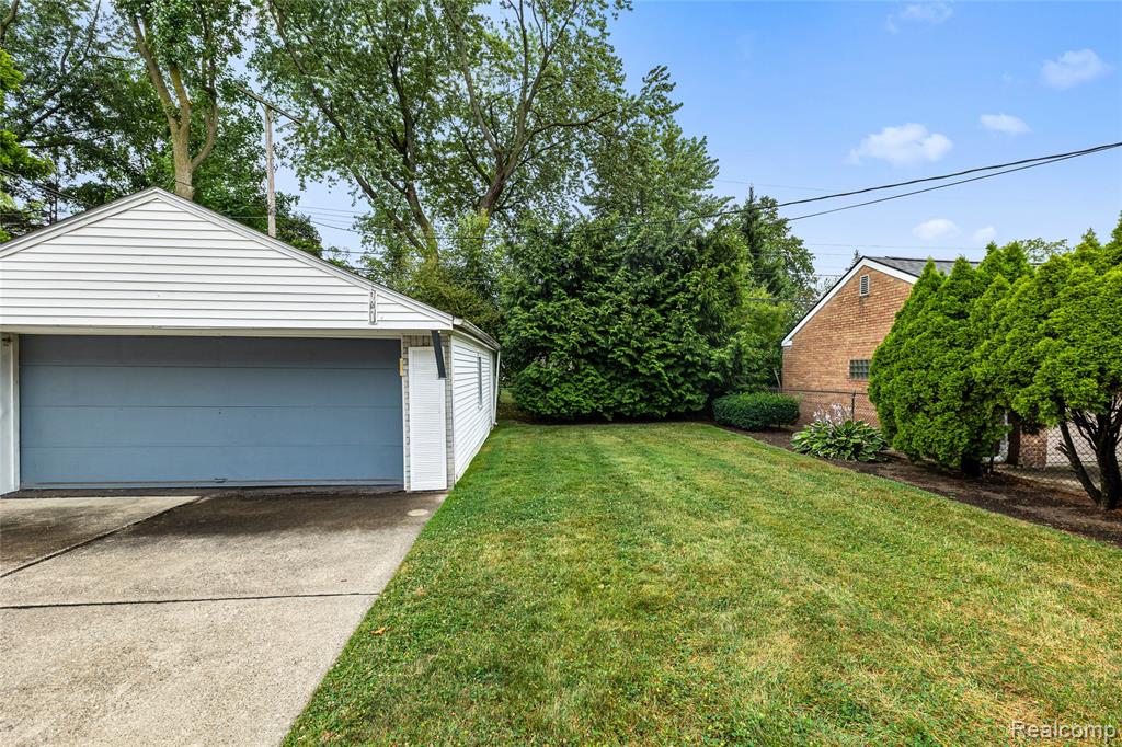 1877 Rosemont Road Property Photo 6