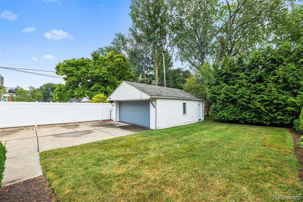 1877 Rosemont Road Property Photo 7