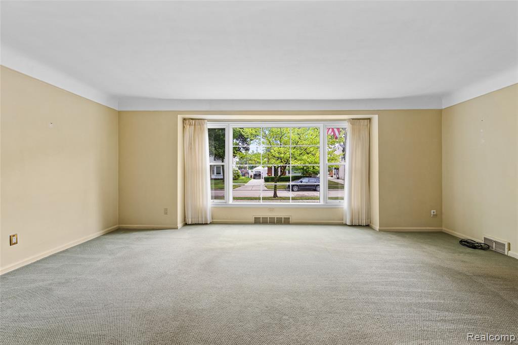 1877 Rosemont Road Property Photo 11