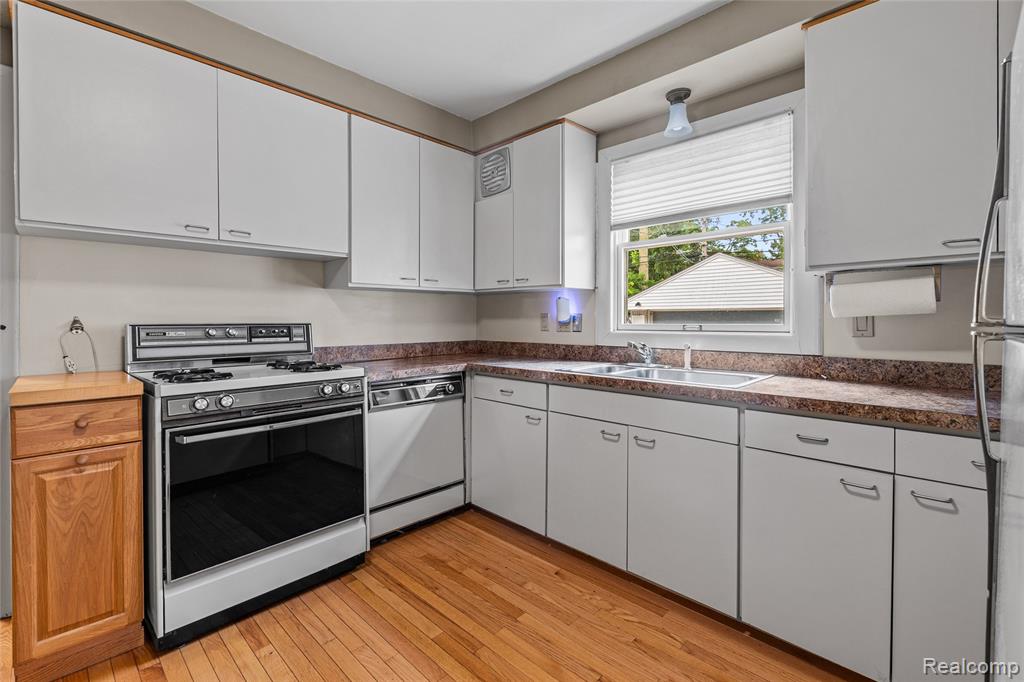 1877 Rosemont Road Property Photo 14