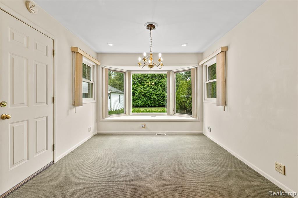 1877 Rosemont Road Property Photo 17