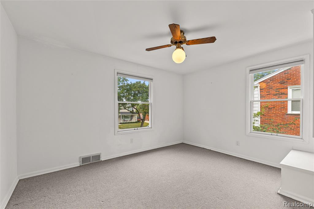 1877 Rosemont Road Property Photo 28