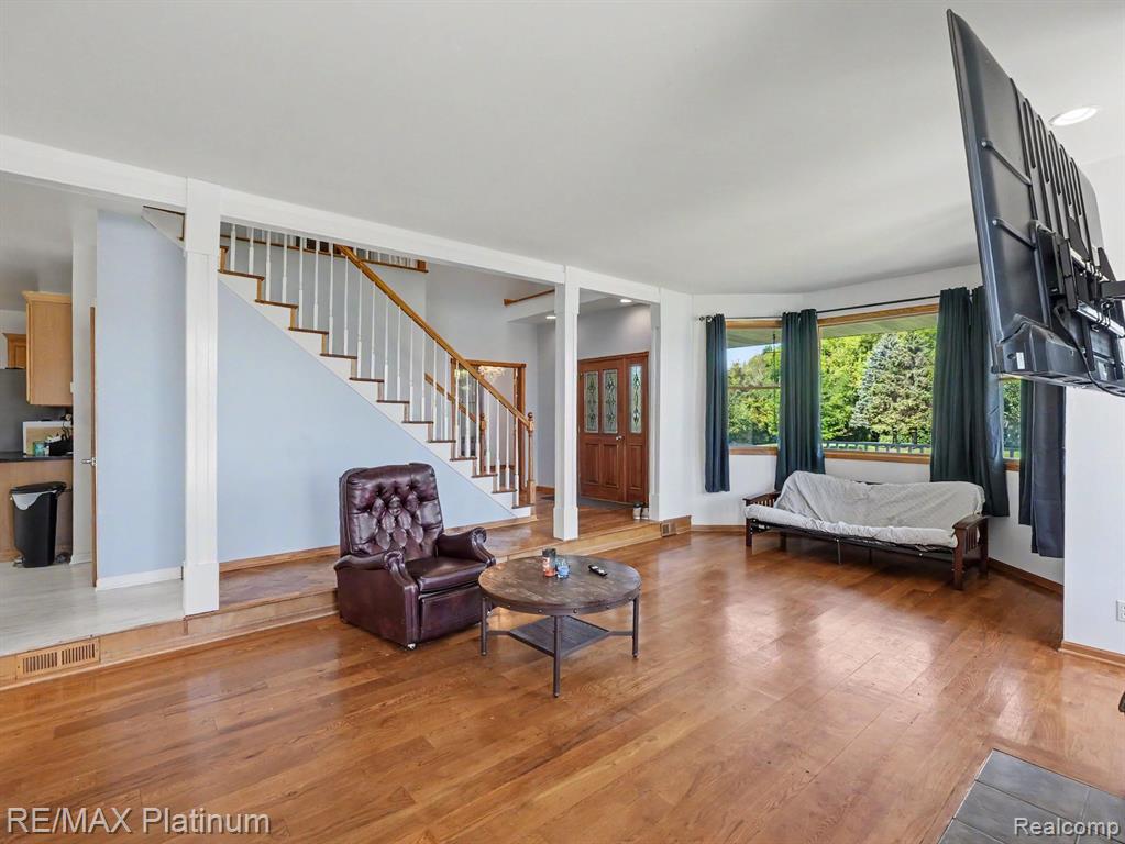 10149 Emerald Drive Property Photo 6