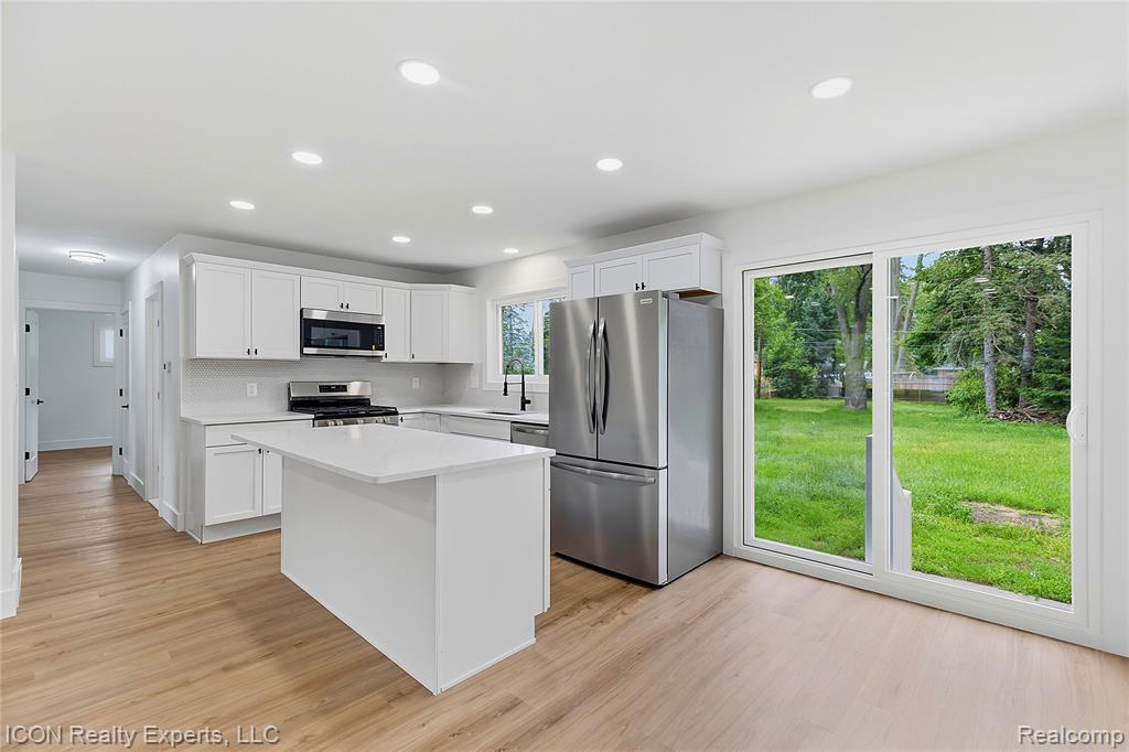 4901 Robert Street