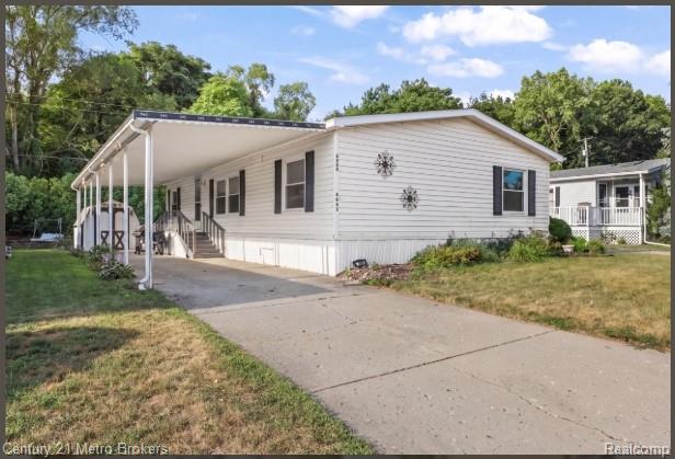 3053 E Bay Drive Property Photo 1