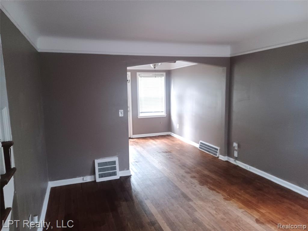 1009 E 4th Street Property Photo 5