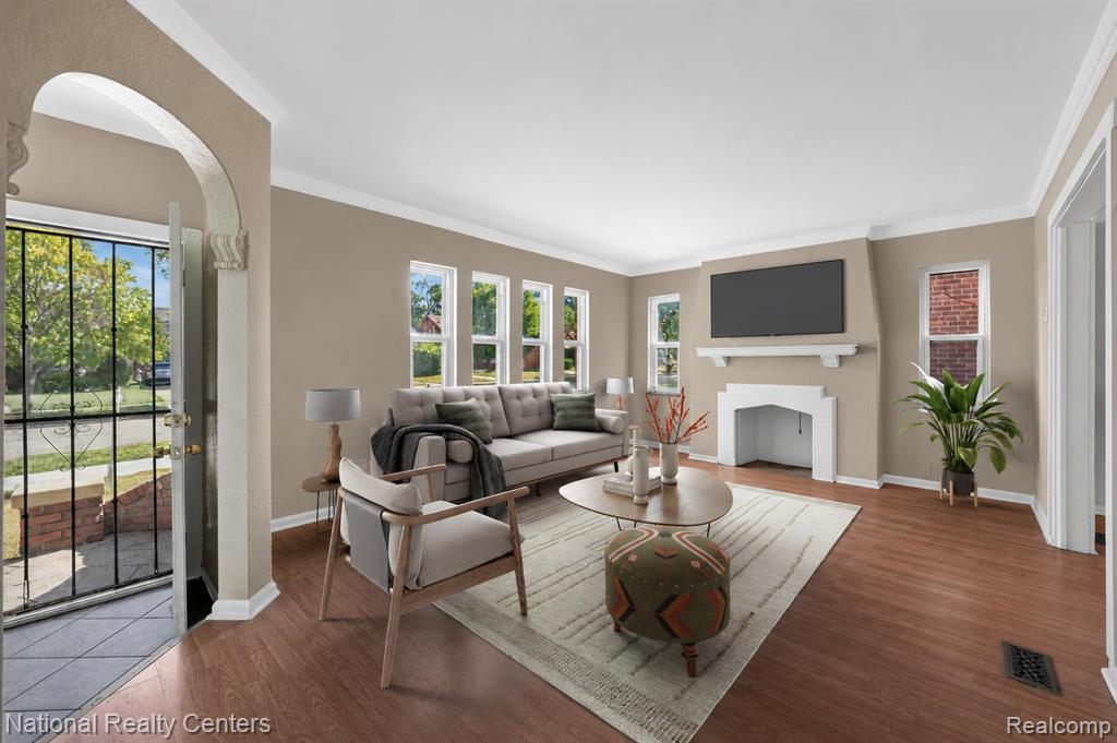 6420 London Street Property Photo 4